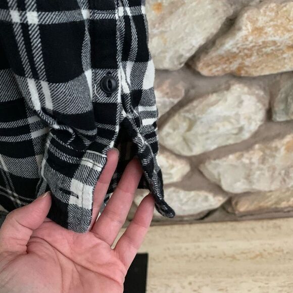 Black and white GAP button down flannel shirt Large - Picture 8 of 11